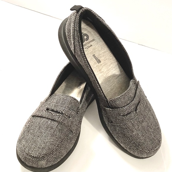 Cloudsteppers by Clarks Shoes - Clarks Cloudsteppers tweed cushion loafers flats black & gray, preowned size 10w